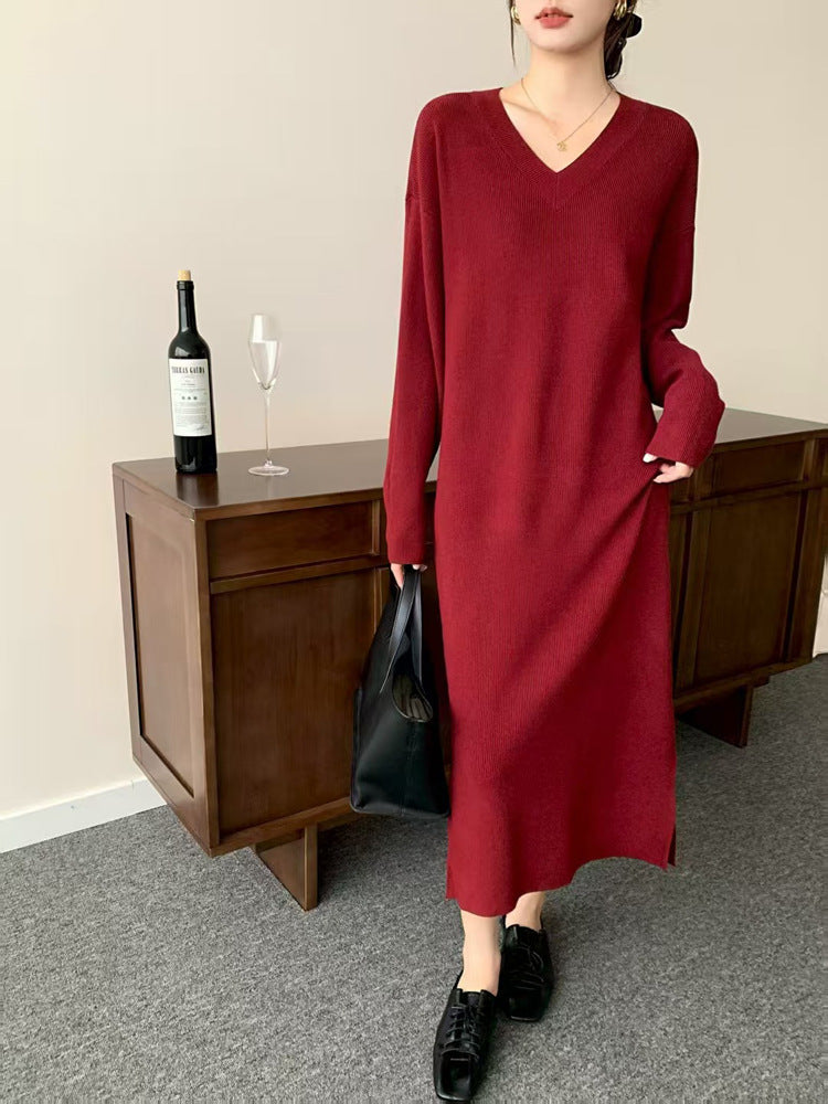 Damen Langes Feinstrick-Midikleid mit V‑Ausschnitt, Seitenschlitz und entspannter Silhouette Shop Nory