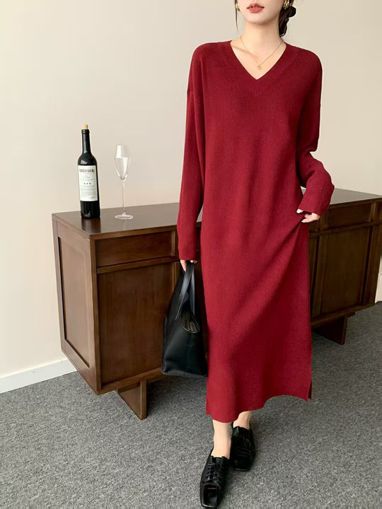 Damen Langes Feinstrick-Midikleid mit V‑Ausschnitt, Seitenschlitz und entspannter Silhouette Shop Nory