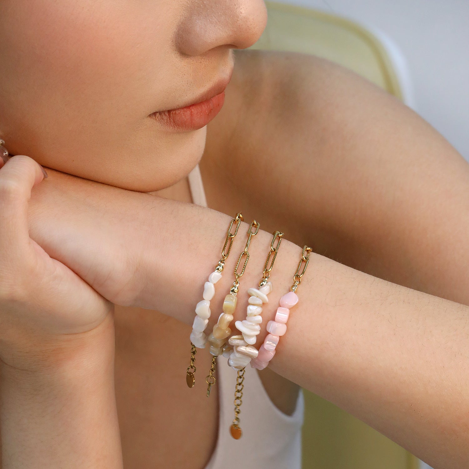 Damen Armband aus edlen Natursteinperlen und hochglänzendem Edelstahl Shop Nory