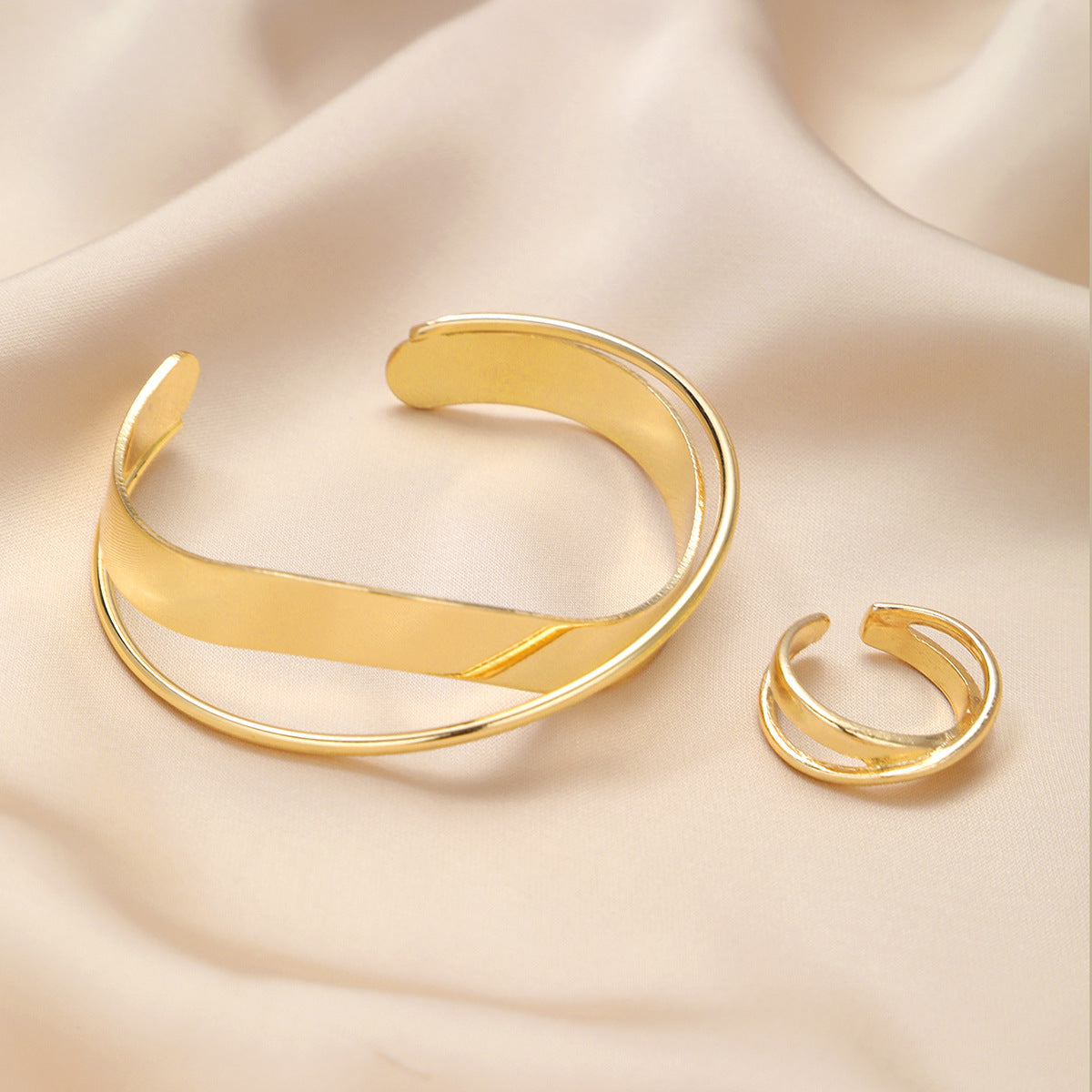 Damen modisches Armband- und Ring-Set mit eleganten Designs Shop Nory
