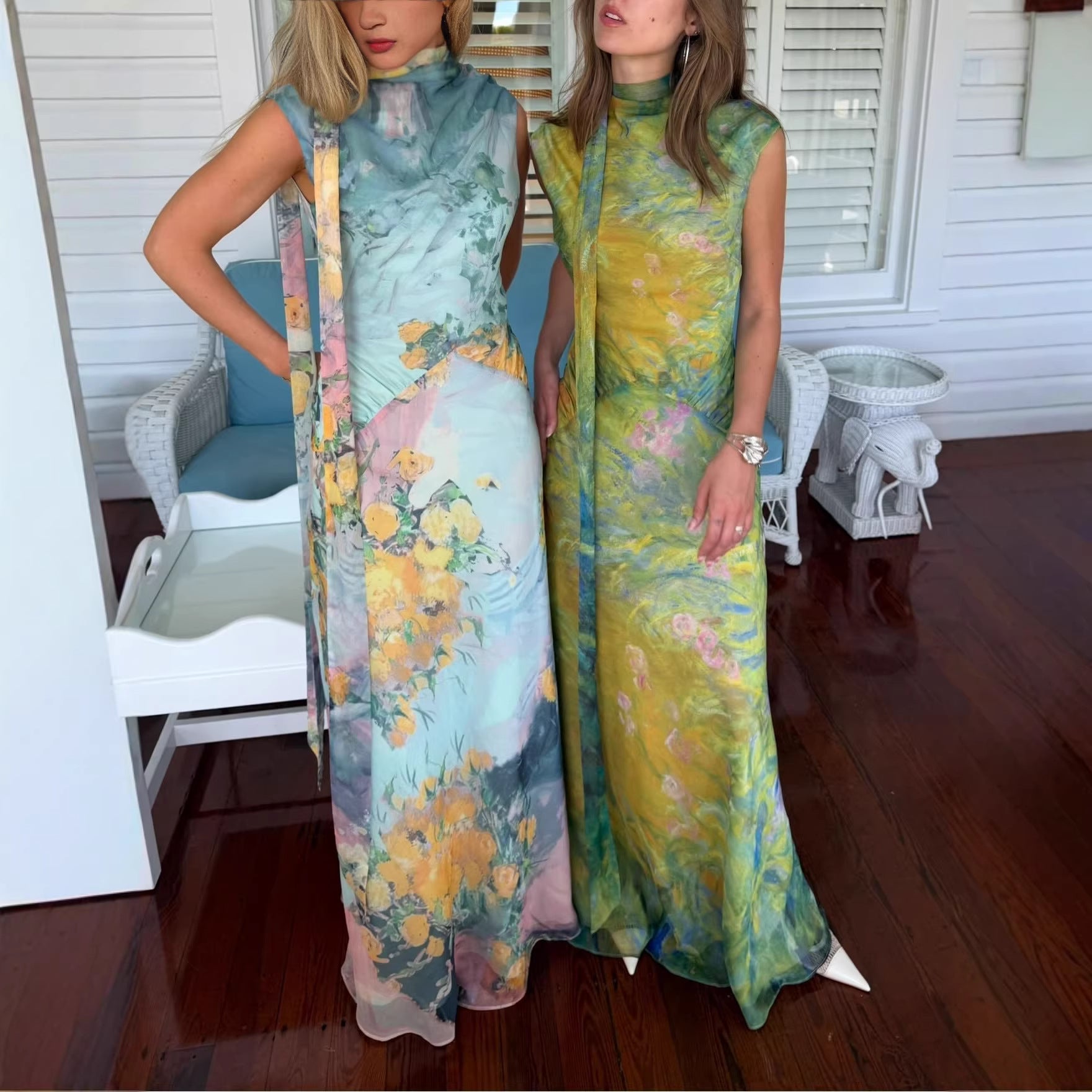 Damen Langes Kleid mit floralem Design und hochgeschlossenem Kragen Shopnory