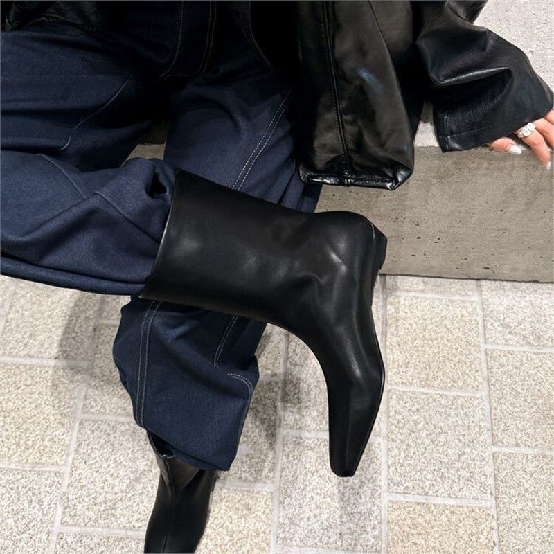 Damen Midi‑Stiefeletten mit spitzer Zehenform, Veloursleder‑Optik und schlankem Keilabsatz Shop Nory