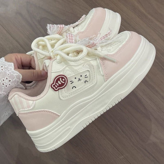 Damen Verspielte Sneakers mit einzigartiger Katzenapplikation