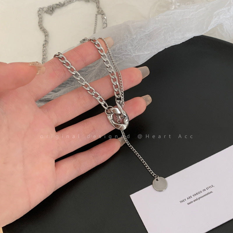 Damen Halskette mit doppelter Gliederung und modernem Anhänger Shop Nory
