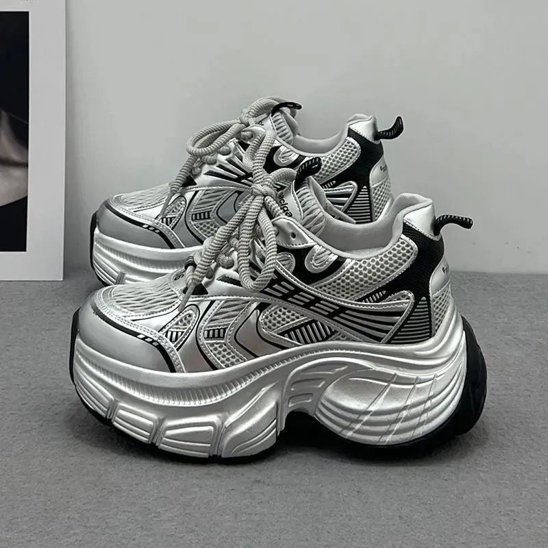 Damen Skulpturale Platform‑Sneaker mit extravaganter Wedgesohle Shop Nory