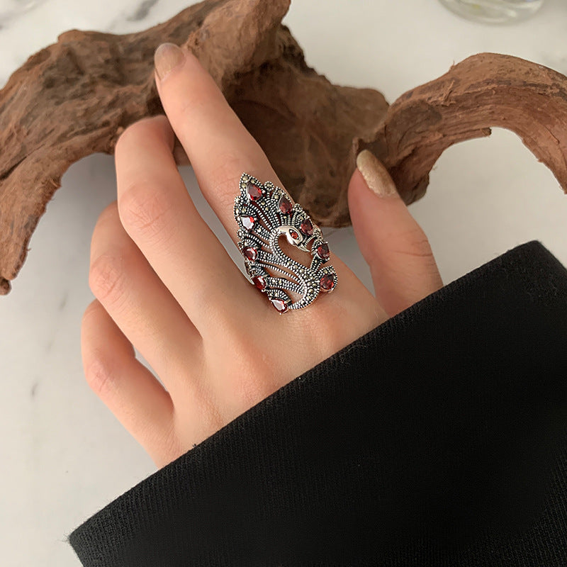 Damenring mit rotem Edelstein Shop Nory
