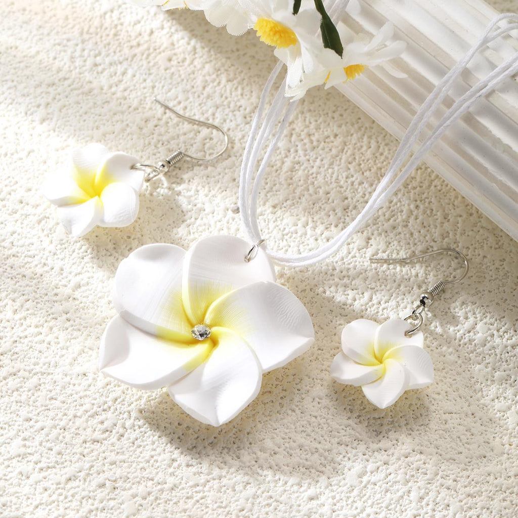 Damen Schmuckset mit floralen Anhängern und eleganten Details Shop Nory