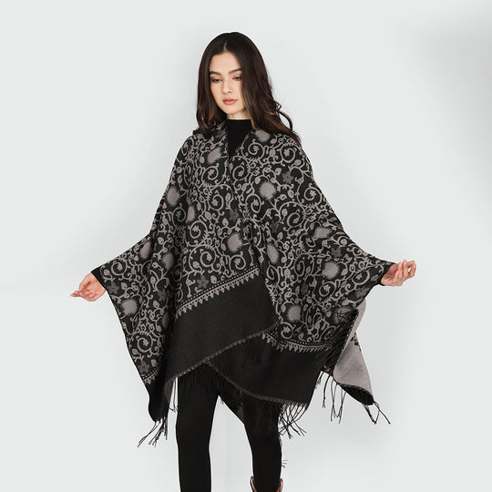 Damen Jacquard-Ruana mit ornamentalem Bordürenmuster und Fransensaum Shop Nory