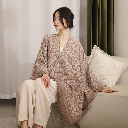 Damen Jacquard‑Poncho mit Leopardenmuster, Fransen und offenem Oversize‑Schnitt Shop Nory