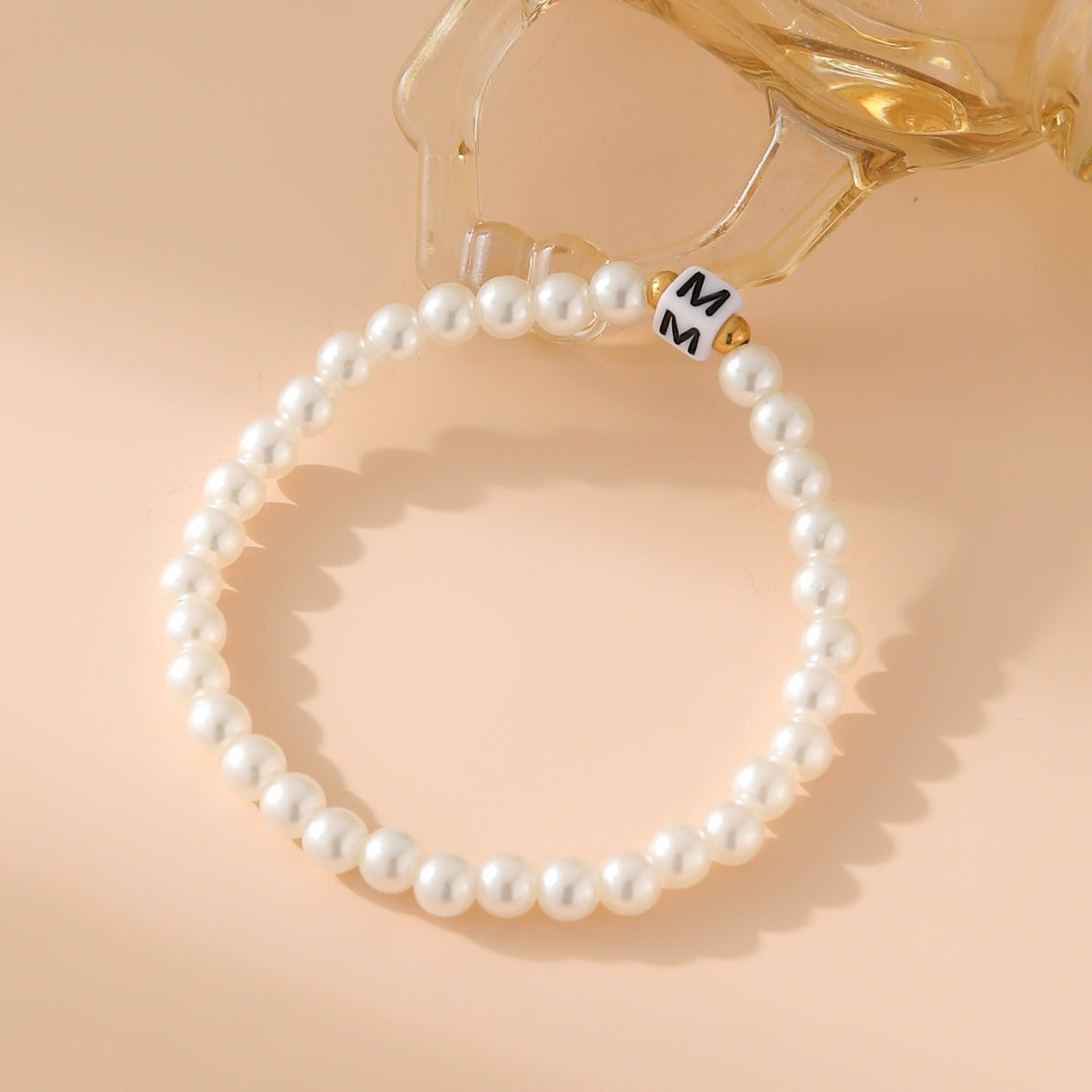 Damen Elegantes Perlenarmband mit personalisierbarem Buchstaben Shop Nory