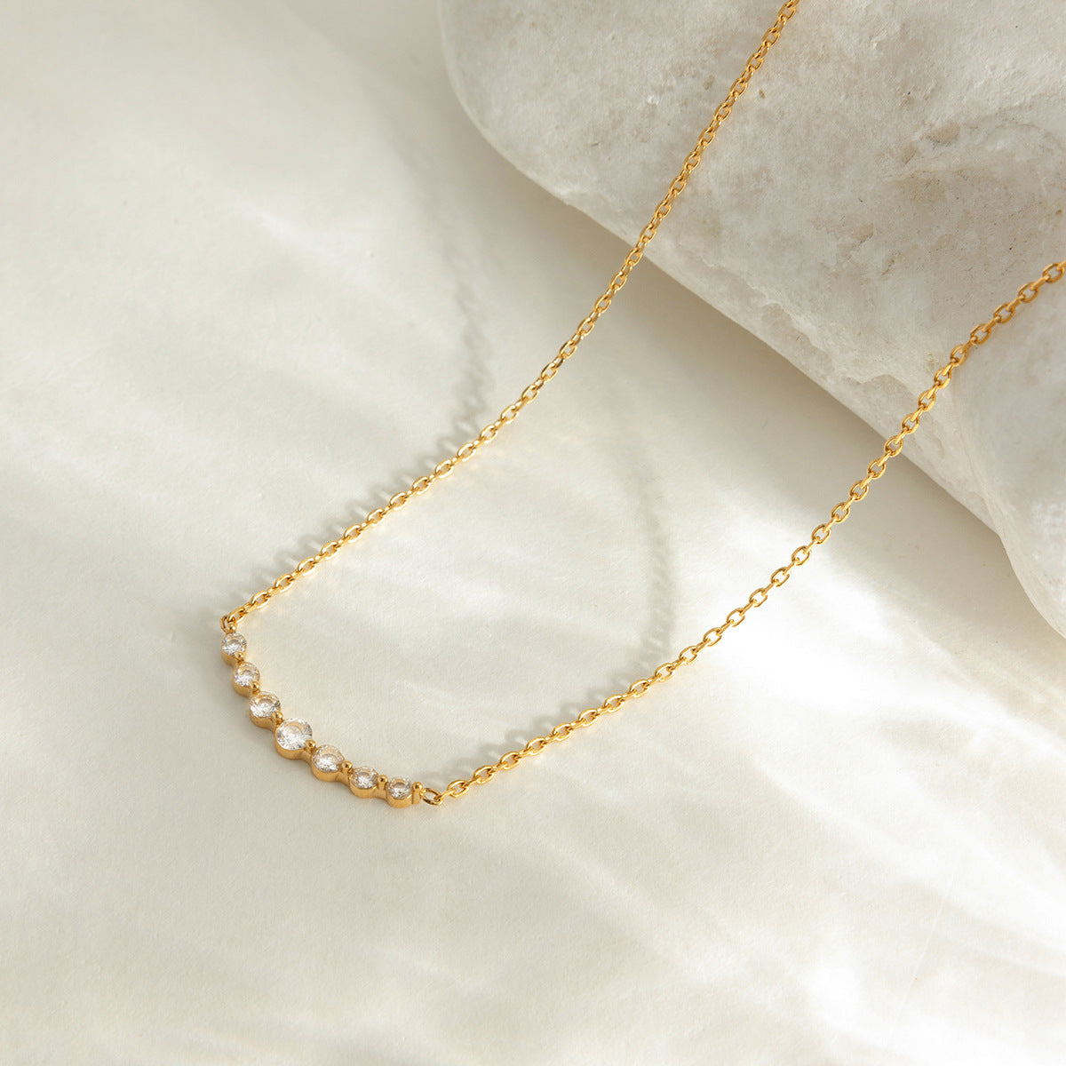 Damen Halskette mit funkelnden Zirkonia und verlängerbarem Design Shop Nory