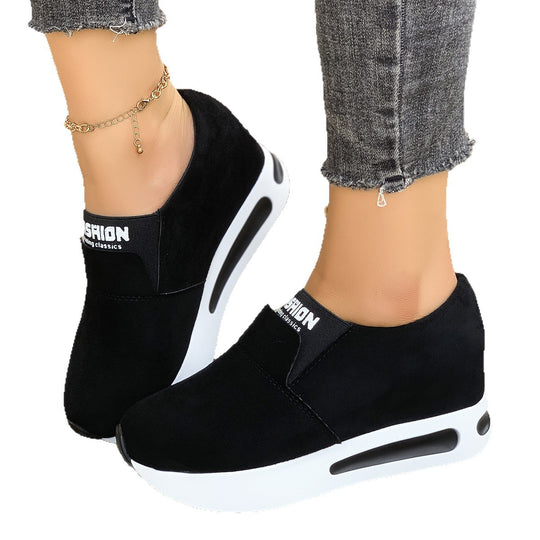 Damen Slip-On Wedge-Sneaker mit verstecktem Keil, Microvelours-Obermaterial und seitlicher Luftkammer Shop Nory