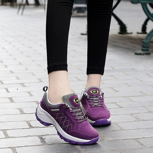 Damen Bequeme Outdoor-Walking-Sneaker mit verstärkter Profilsohle und gepolstertem Knöchelkragen Shopy Nory