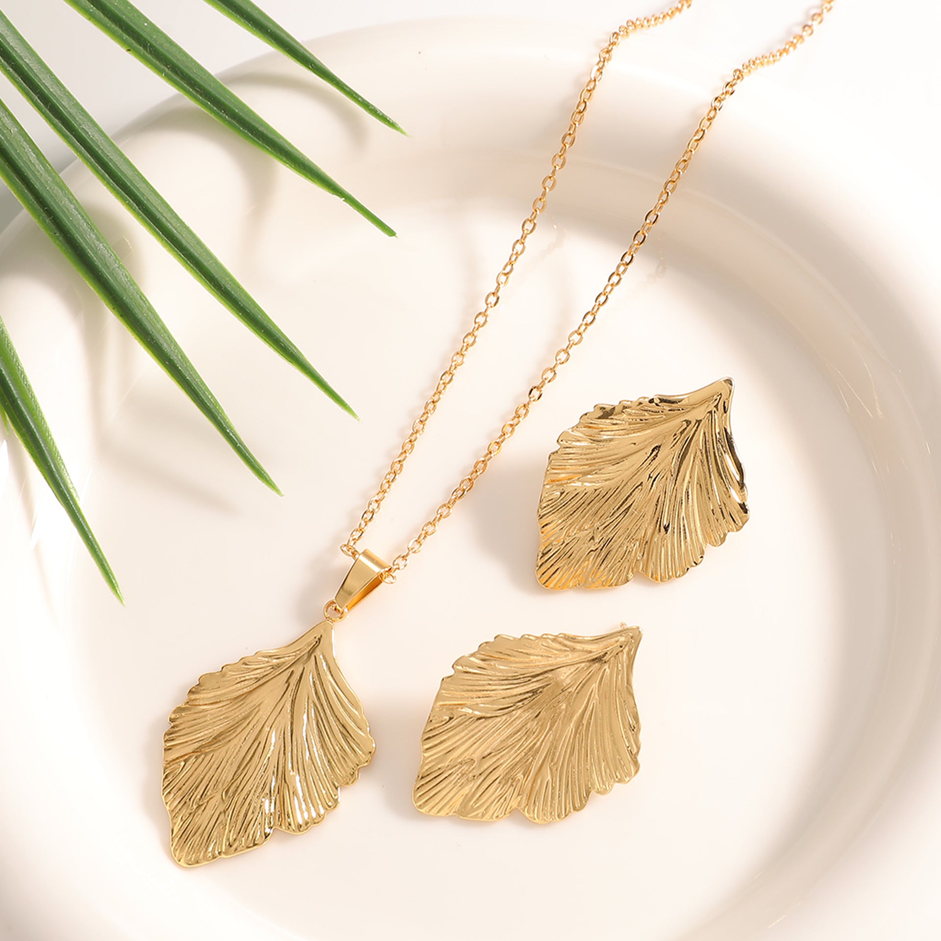 Damen Schmuckset mit filigranem Blattdesign Shop Nory
