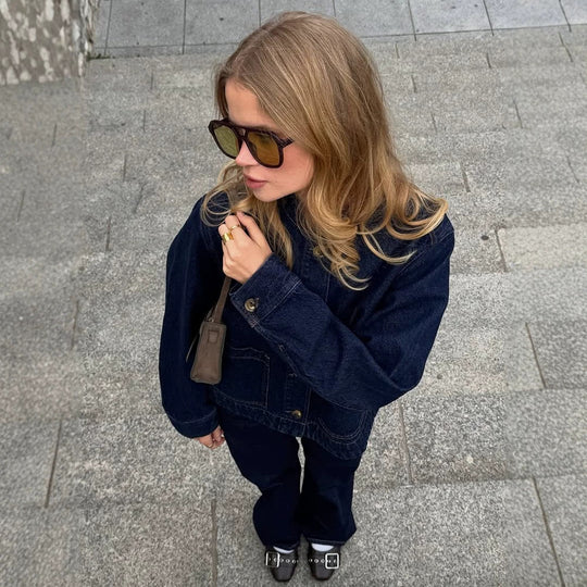 Damen Boxy-Jeansjacke mit Stehkragen, aufgesetzten Taschen und krempelbaren Manschetten Shop Nory