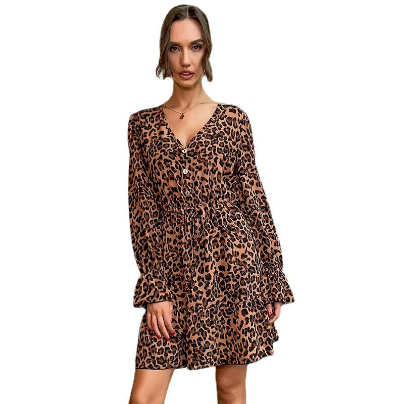 Damen Gestuftes Minikleid mit V‑Ausschnitt, Taillen‑Zugband und Leoprint Shop Nory