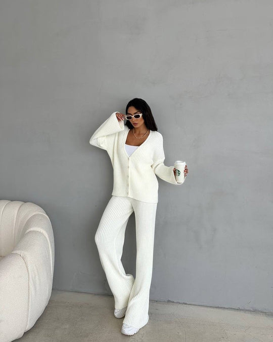 Damen Rippstrick-Cardigan mit überlangen Ärmeln und passender High-Waist-Loungehose Shop Nory
