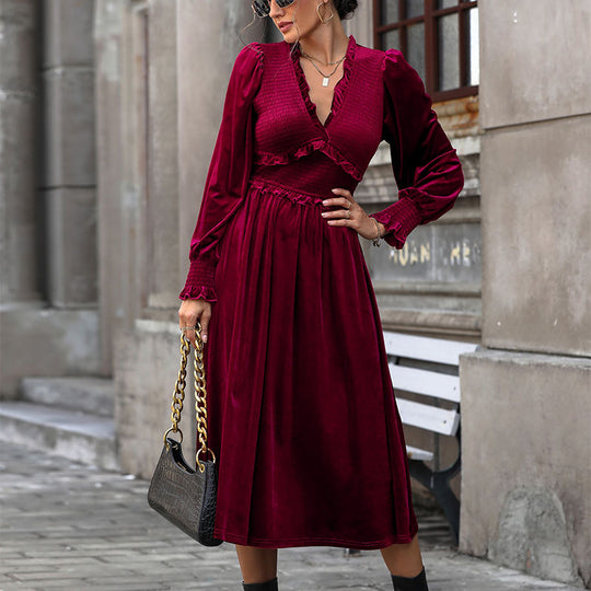 Damen Samt-Midikleid mit gerafftem Smock-Oberteil, V‑Ausschnitt und Rüschen Shop Nory