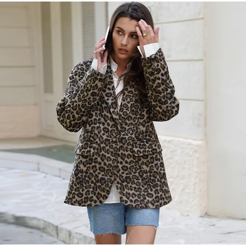 Damen Leopardenprint Bouclé-Blazer mit Reverskragen und aufgesetzten Pattentaschen Shop Nory