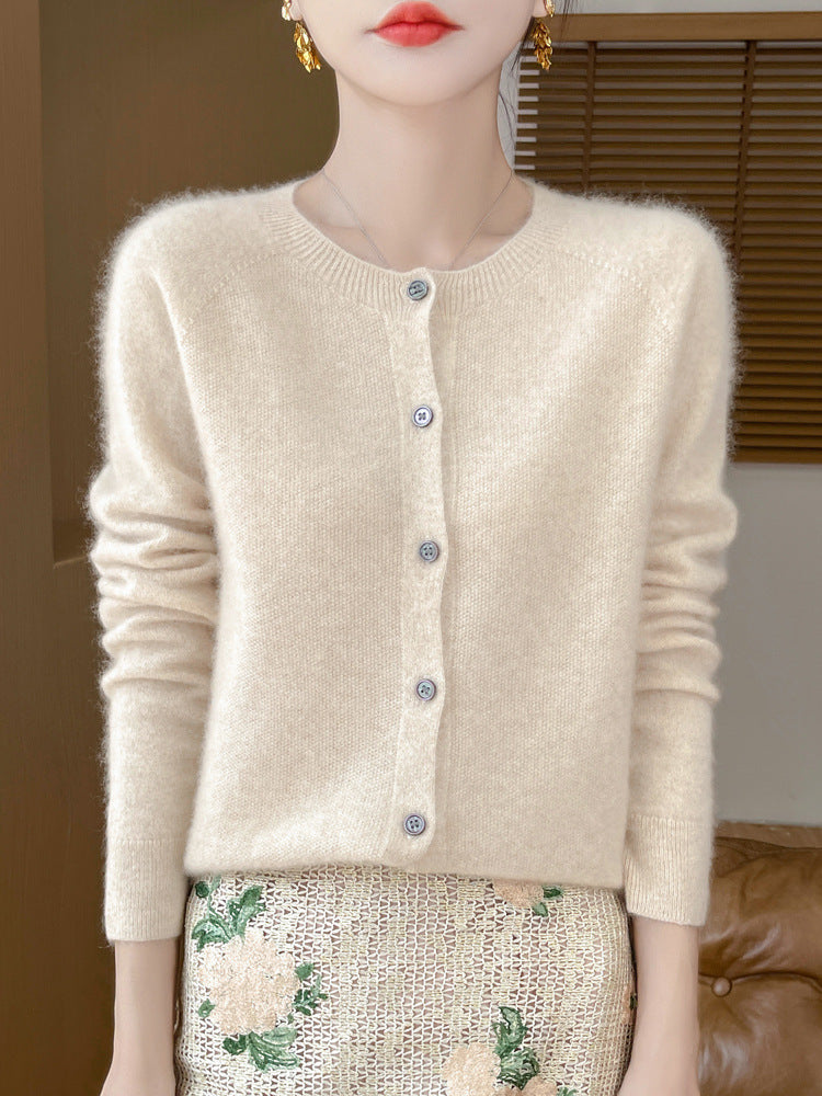 Damen Kuscheliger Kurzcardigan aus Mohair‑Mix mit feiner Schurwollstruktur und Perlmuttknopfleiste Shop Nory