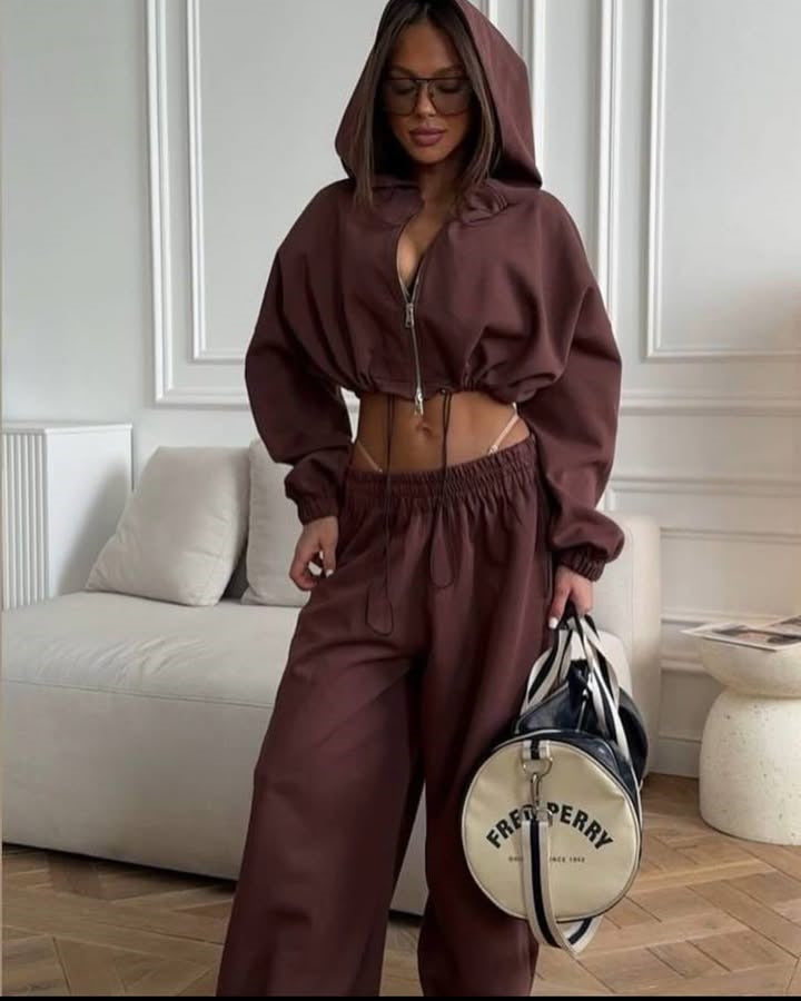 Damen kurz geschnittene Kapuzenjacke mit Kordelzug und weite Loungehose mit hohem Bund Shop Nory