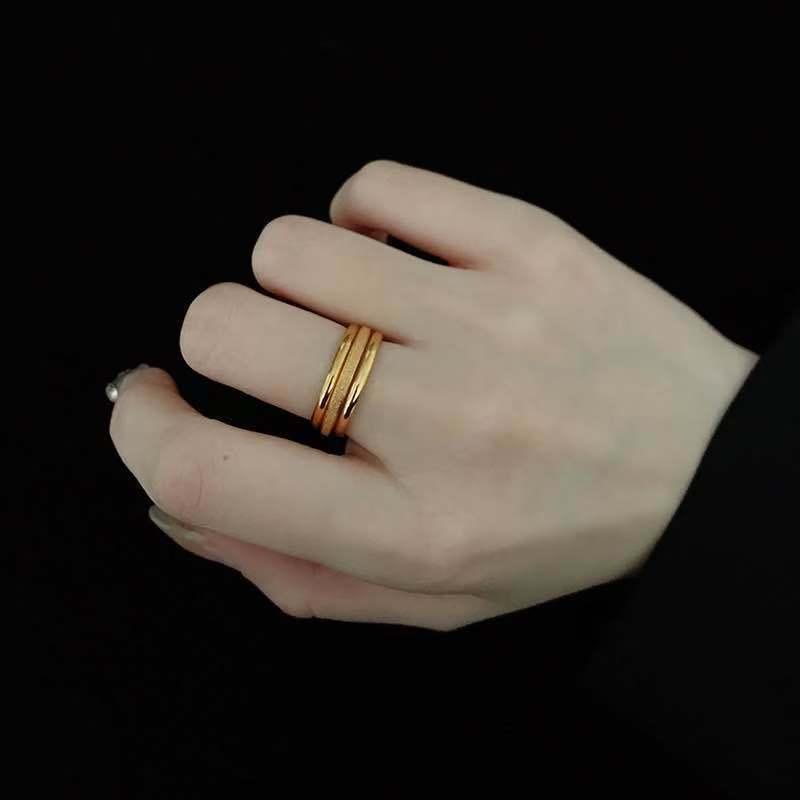 Damen Ring mit edlem, dreireihigem Design und glänzender Oberfläche Shop Nory