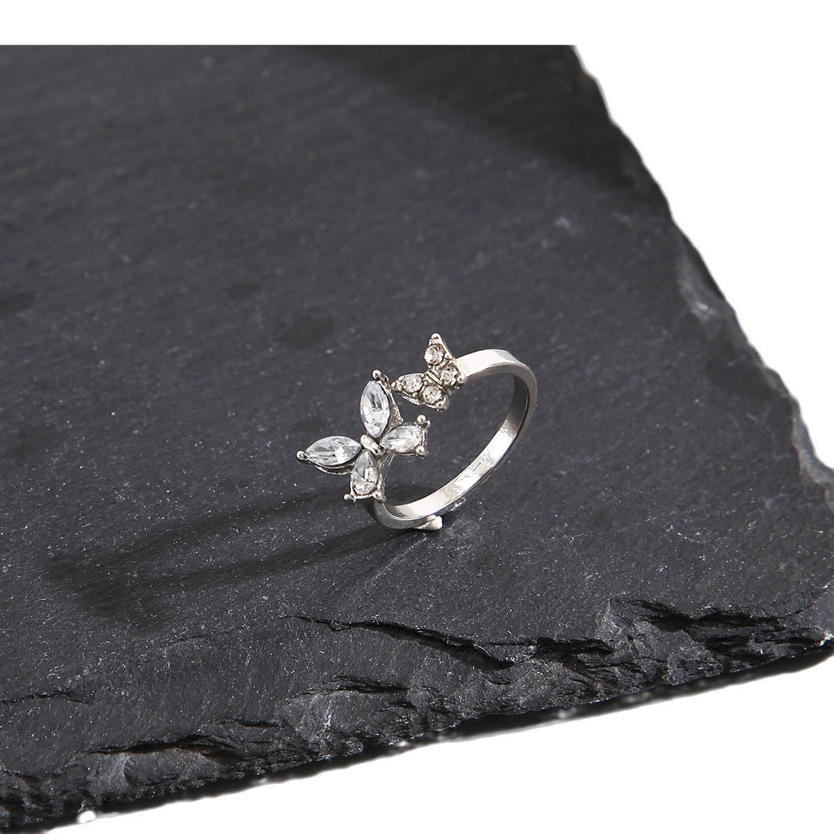 Damenring im floralen Design mit funkelnden Zirkonia Shop Nory