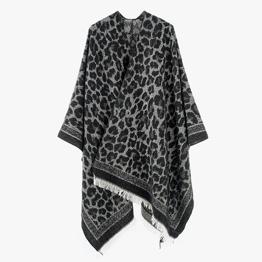 Damen Jacquard-Poncho im Kimono-Schnitt mit Fransensaum und dezentem Animaljacquard Shop Nory
