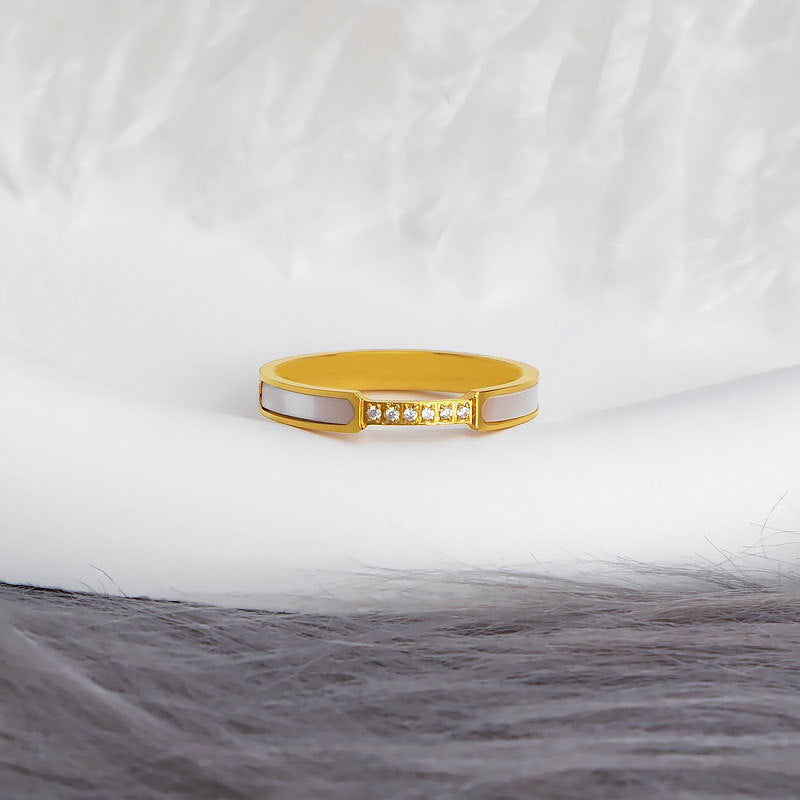 Damen eleganter Schmuckring mit funkelnden Zirkonia Shop Nory