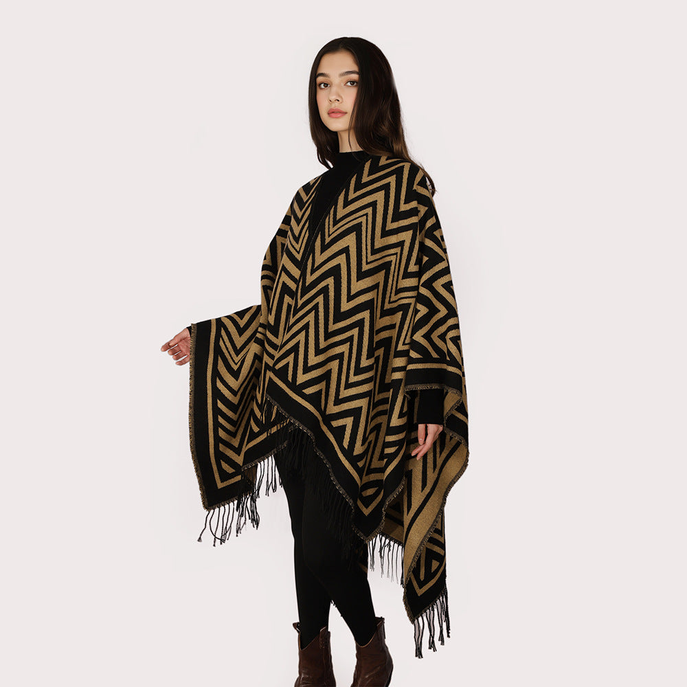 Damen Rechteckiger Zickzack‑Wollmix‑Überwurf mit Fransensaum und offenem Fall Shop Nory
