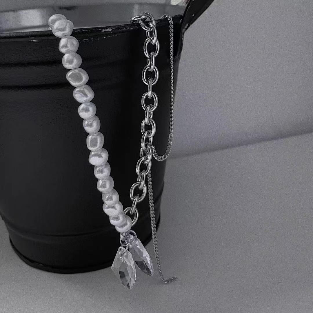 Damen Armband mit eleganten Perlen und funkelnden Kristallelementen Shop Nory