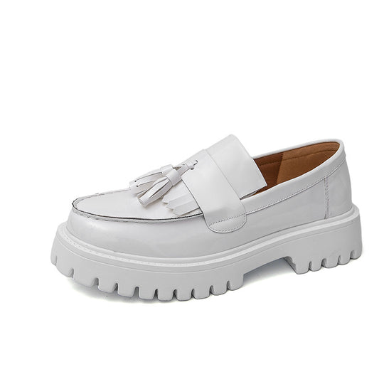 Damen Plateau-Brogue Derby mit markanter Profilsohle und Lacklederoptik Shop Nory
