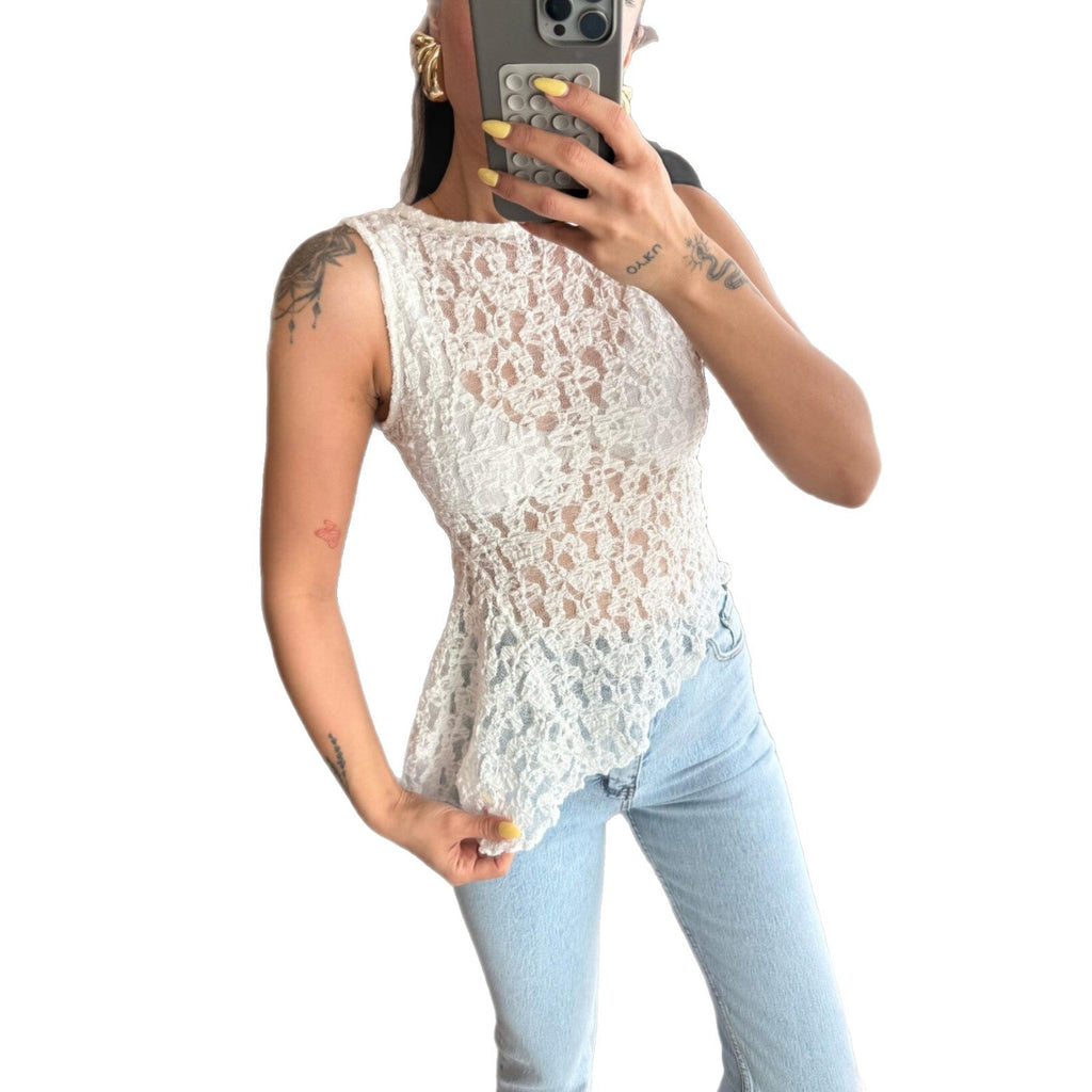 Damen Spitzenoberteil mit femininem Schnitt und floralen Details
