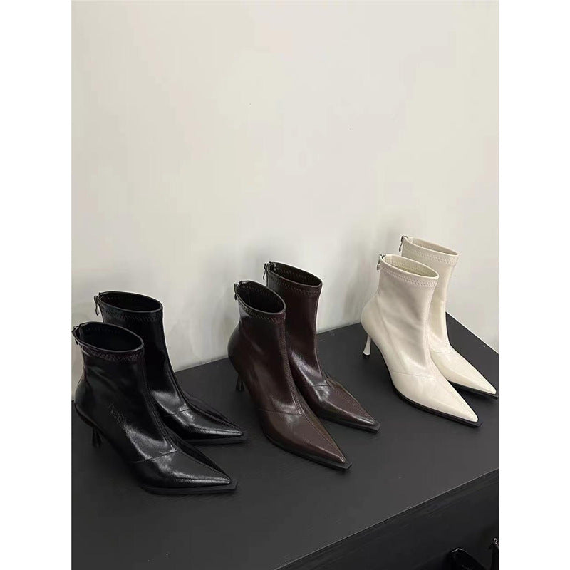Damen Elegante spitz zulaufende Kurzstiefelette aus Lackoptik mit sculpted Kitten-Absatz Shop Nory