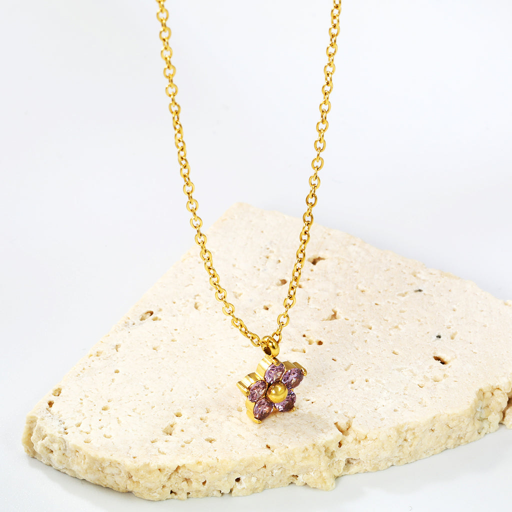 Damen Halskette mit hochwertigem Blumenanhänger und funkelnden Kristallen Shop Nory