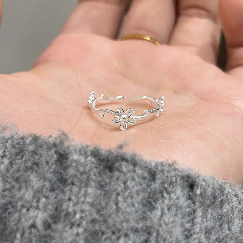 Damen filigraner Blumenring mit elegantem Design Shop Nory