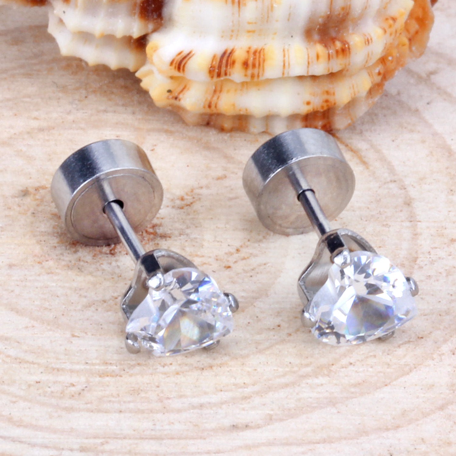 Damen Ohrstecker aus hochwertigem Edelstahl mit funkelndem Zirkonia Shop Nory