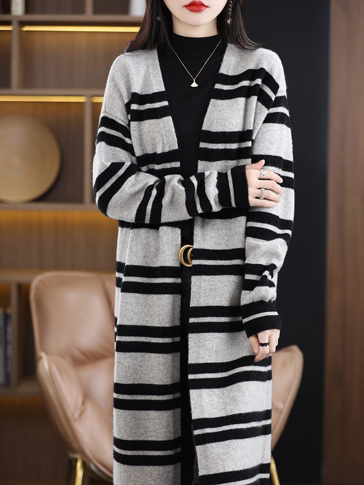 Damen Oversize-Longcardigan aus weichem Wollmix mit kontrastierenden Blockstreifen Shop Nory