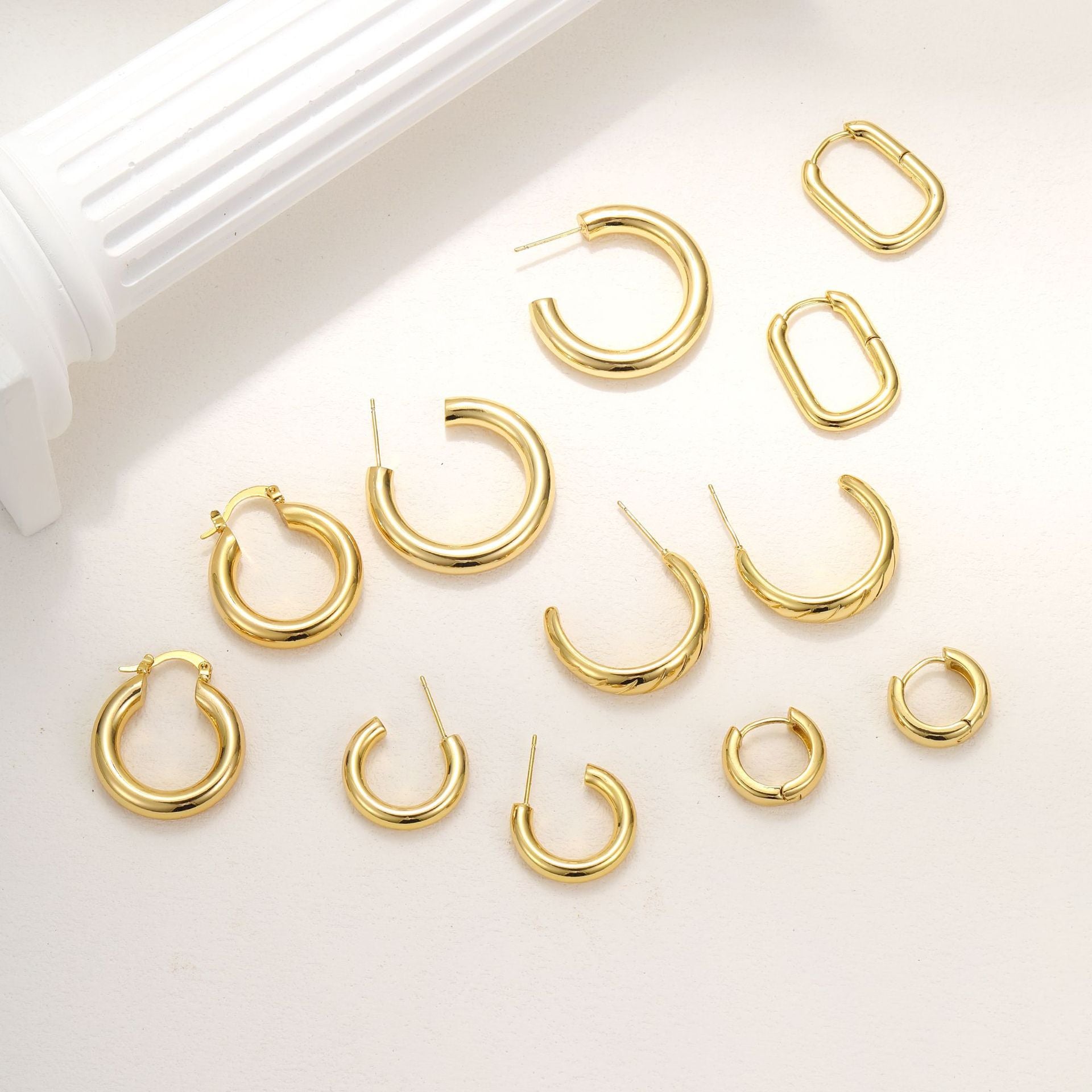 Damen Ohrringe-Set mit vielseitigen Formen und eleganter Goldverzierung Shop Nory