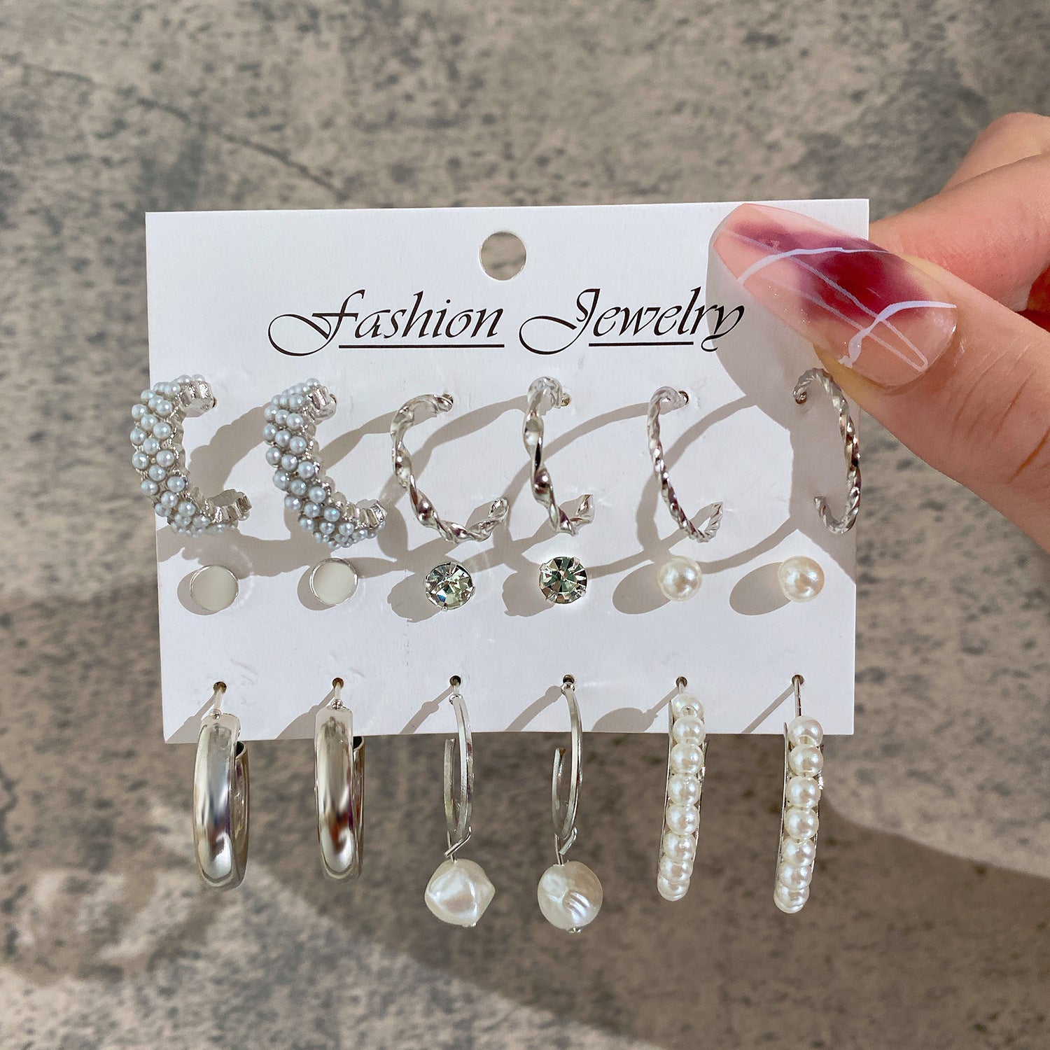 Damen Ohrringe Set mit elegantem Perlendesign und funkelnden Goldakzenten Shop Nory