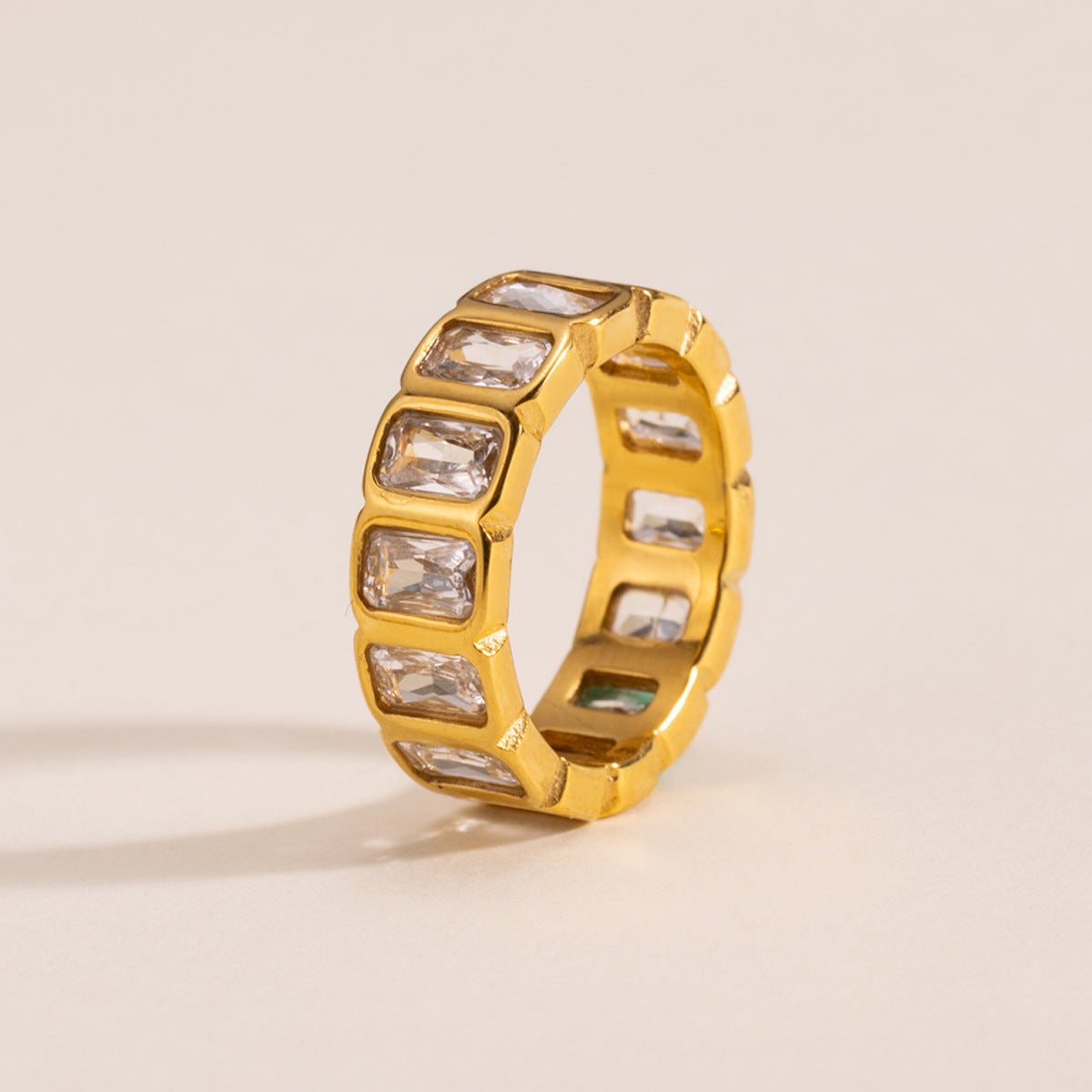 Damen eleganter und funkelnder Ring mit tropfenförmigen Zirkoniasteinen Shop Nory
