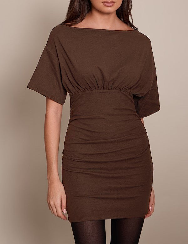 Damen Figurnahes Mini-Kleid mit U‑Boot‑Ausschnitt, Taillenraffung und Fledermausärmeln Shop Nory