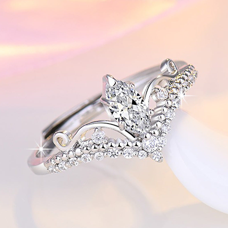 Damen Verlobungsring im filigranen Design mit funkelnden Zirkonia Shop Nory