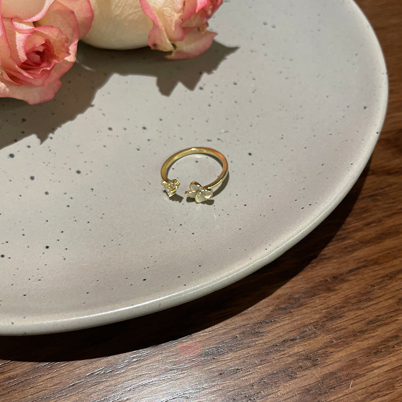 Damen Offener Ring mit floralem Design und Zirkonia-Details Shop Nory