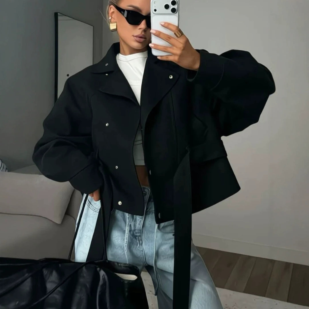 Damen Taillierte Kurzjacke im Blouson‑Stil mit Bindegürtel und Stehkragen Shop Nory