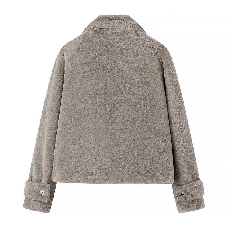 Damen Kurz geschnittene Teddy‑Fleecejacke mit Hemdkragen, verdeckter Knopfleiste und Eingrifftaschen Shop Nory