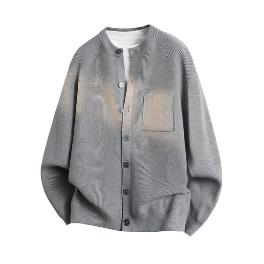 Unisex Leichter Feinstrick-Cardigan mit Rundhalsausschnitt, Brusttasche und Raglanärmeln Shop Nory