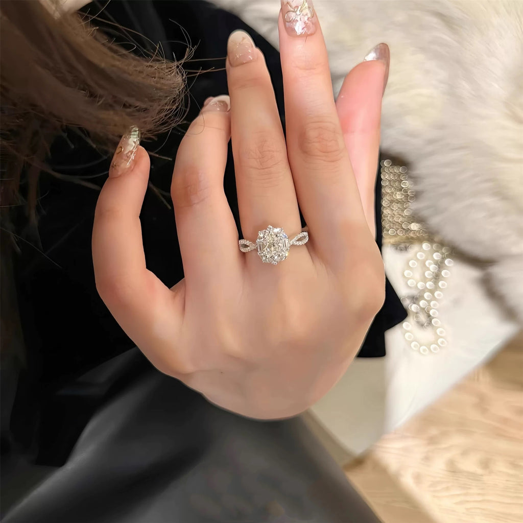 Damen Verlobungsring mit kunstvollem Edelsteindesign und filigranen Akzenten Shop Nory