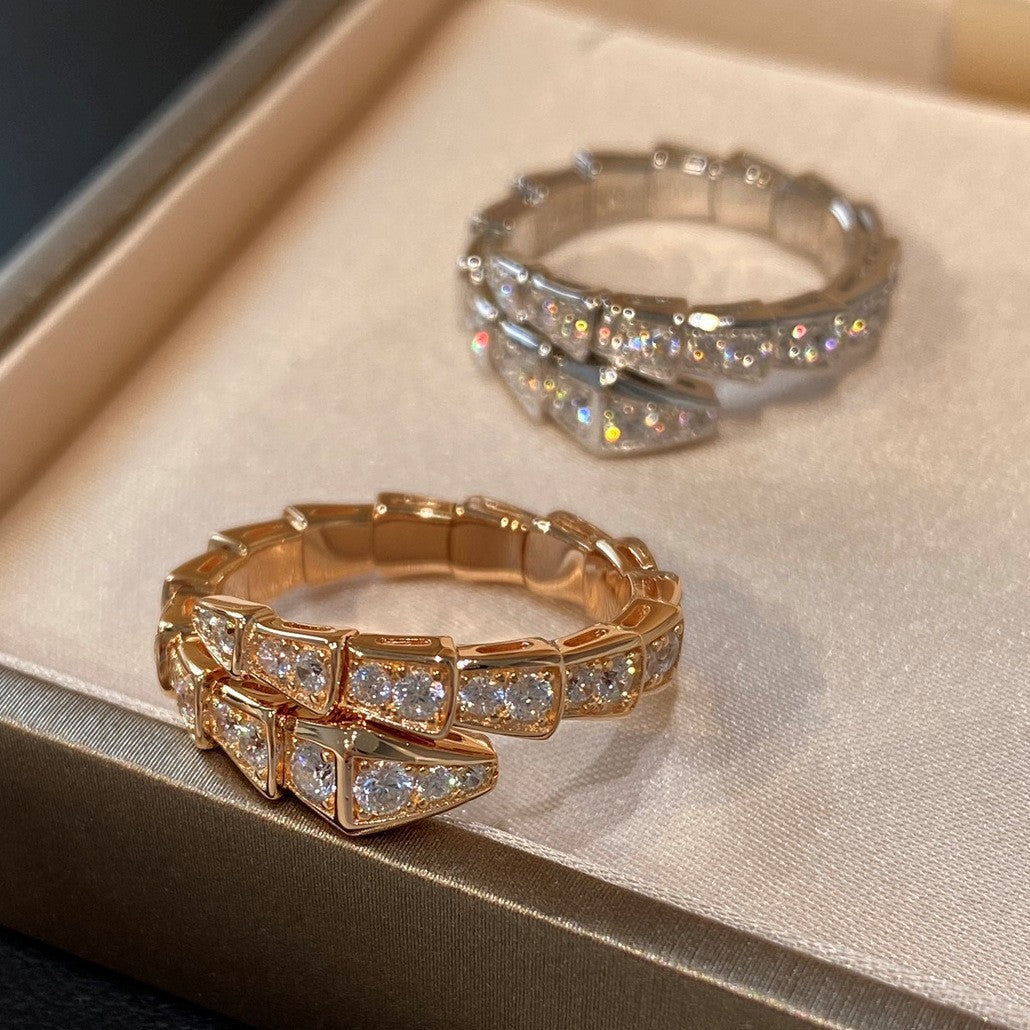 Damen Ring im künstlerischen Design mit funkelnden Akzenten Shop Nory