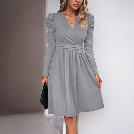 Damen Wickelkleid mit V-Ausschnitt, gerafften Puffärmeln und tailliertem Faltenrock Shop Nory